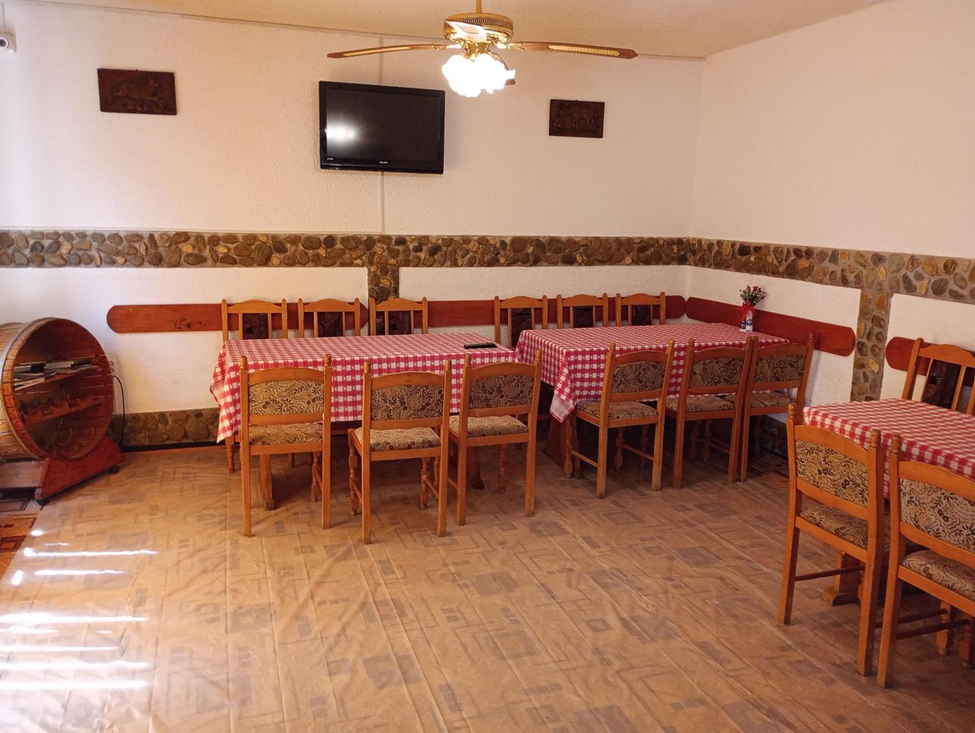 Pensiunea Irina 1 Si 2 Zărneşti Exterior foto